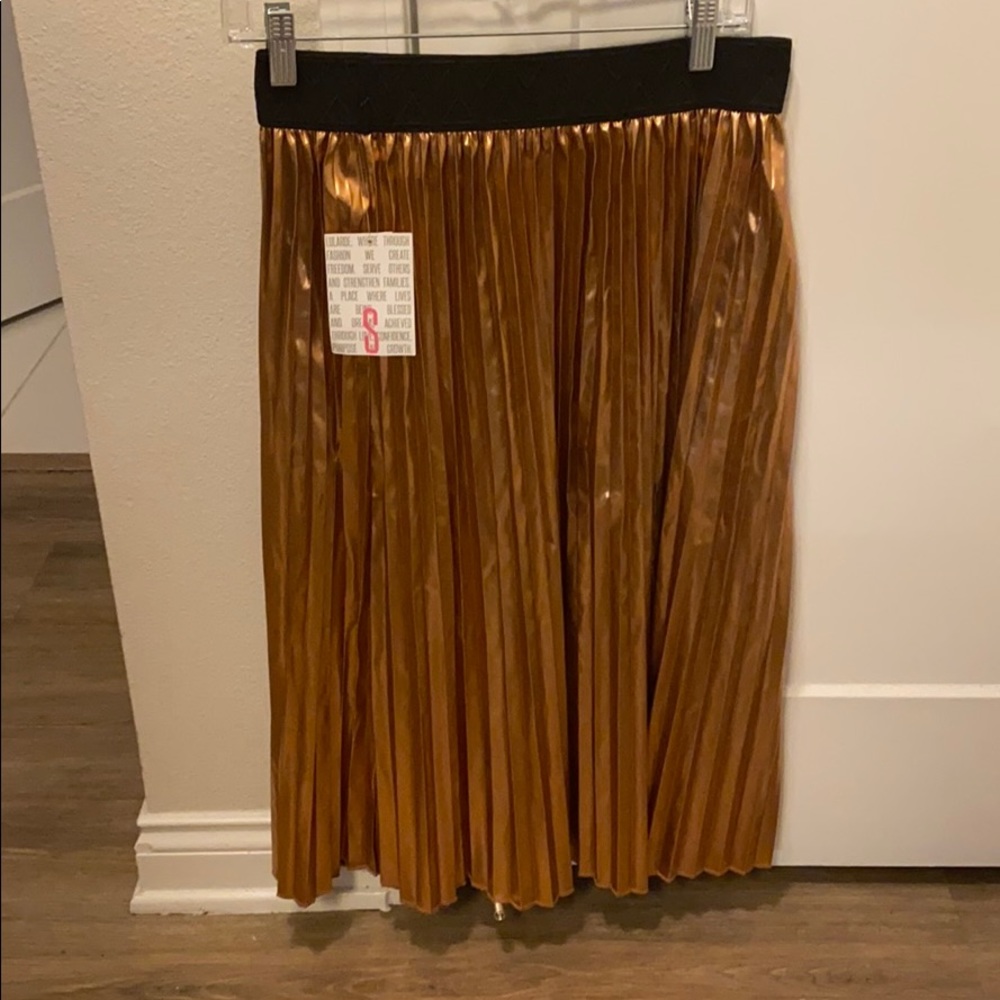 LuLaRoe metallic gold midi skirt